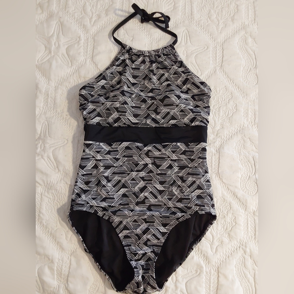 Time and Tru Swimsuit, Women's Black and White one piece swimsuit size Large
